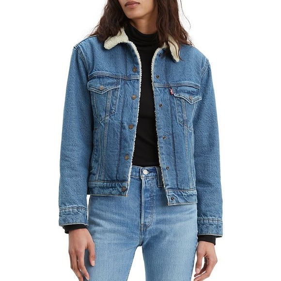 LEVI’S EX BOYFRIEND SHERPA TRUCKER JACKET